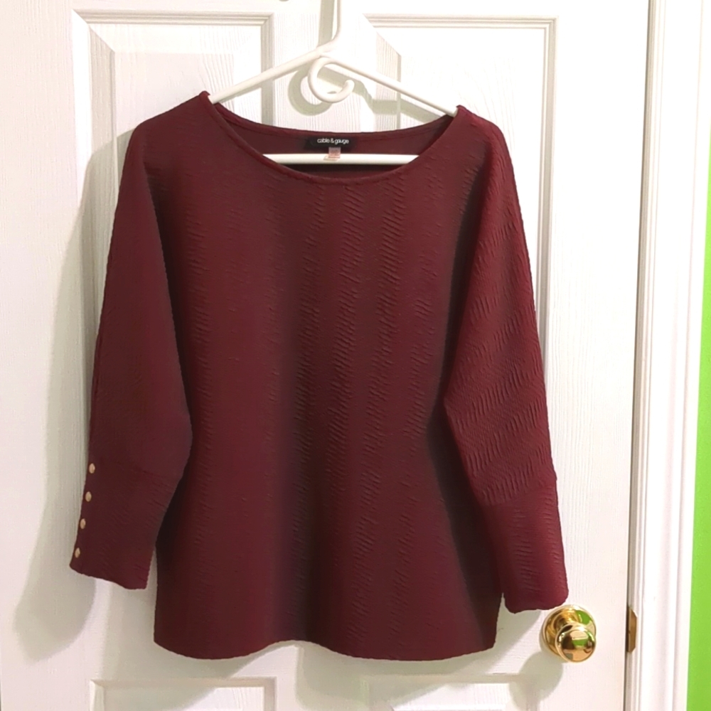 ❤️ Cable and Guage Sweater size Large - Burgandy
